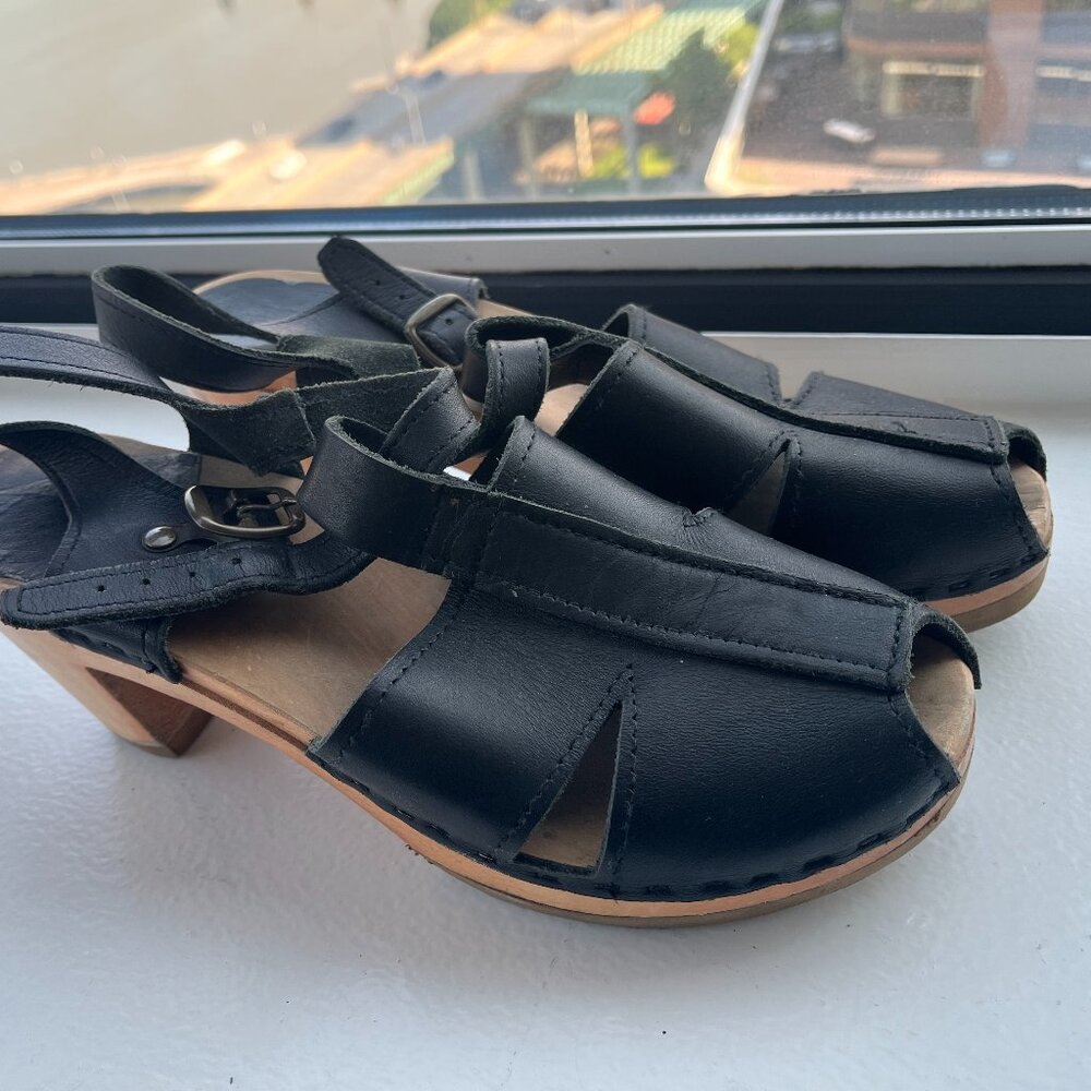 NO. 6 STORE - T-STRAP SANDAL CLOGS - BLACK LEATHER - SIZE: 9 / 39 VGUC